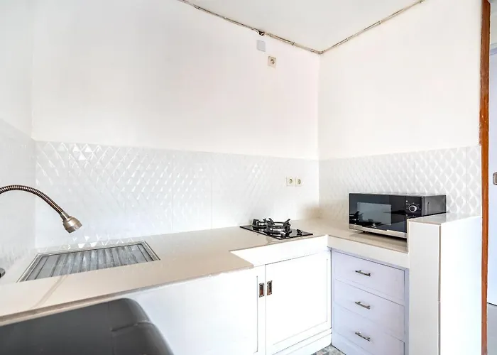 Lumturi House - Centrally Located Guest house 3*