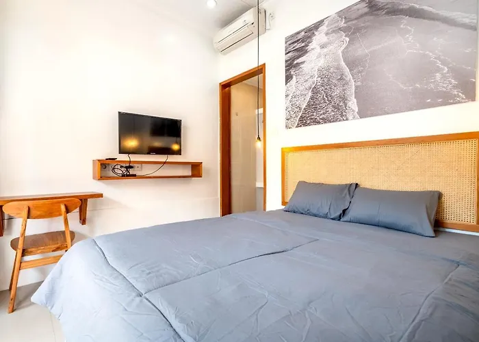 Lumturi House - Centrally Located Guest house